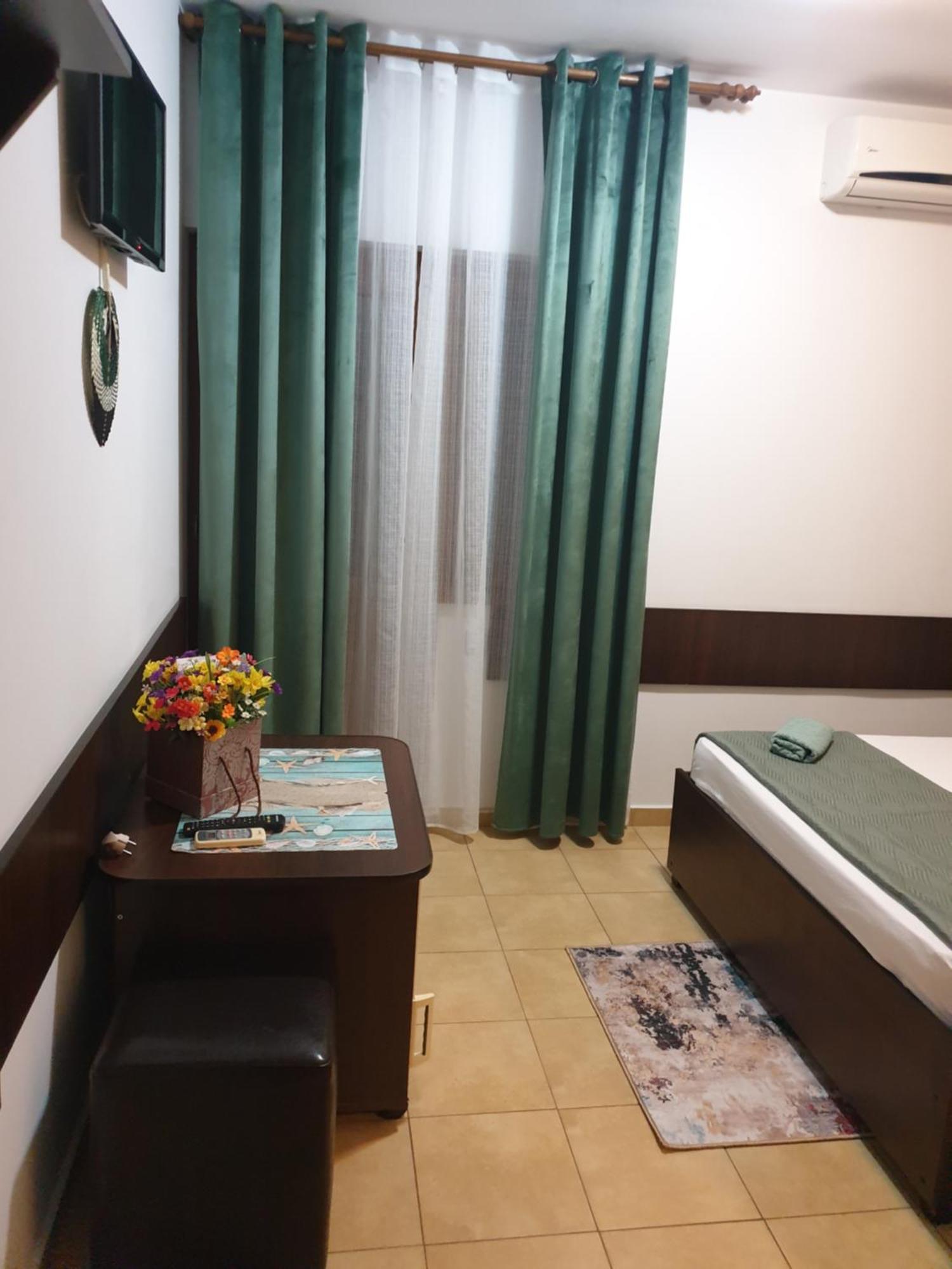 Casa Mary Hotel คอสติเนช ภายนอก รูปภาพ