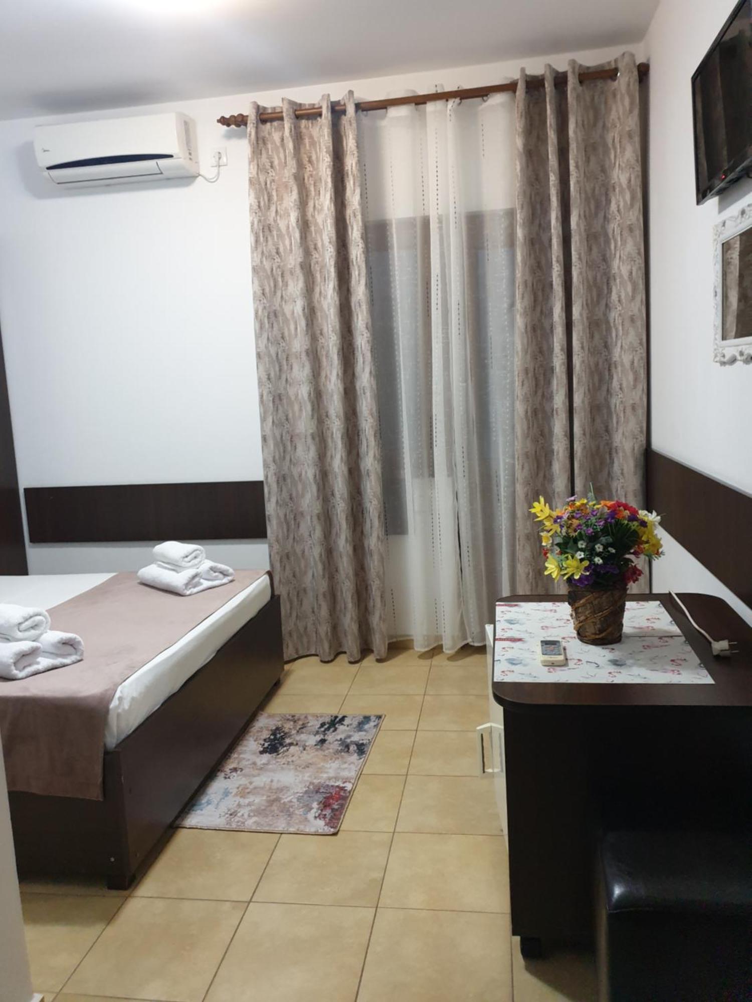 Casa Mary Hotel คอสติเนช ภายนอก รูปภาพ